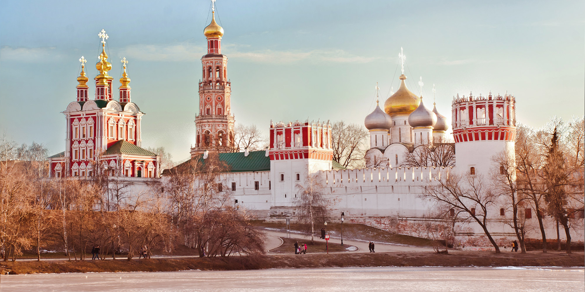 Read more about the article Russian Professor Receives AT&T Instructional Technology Award of Excellence