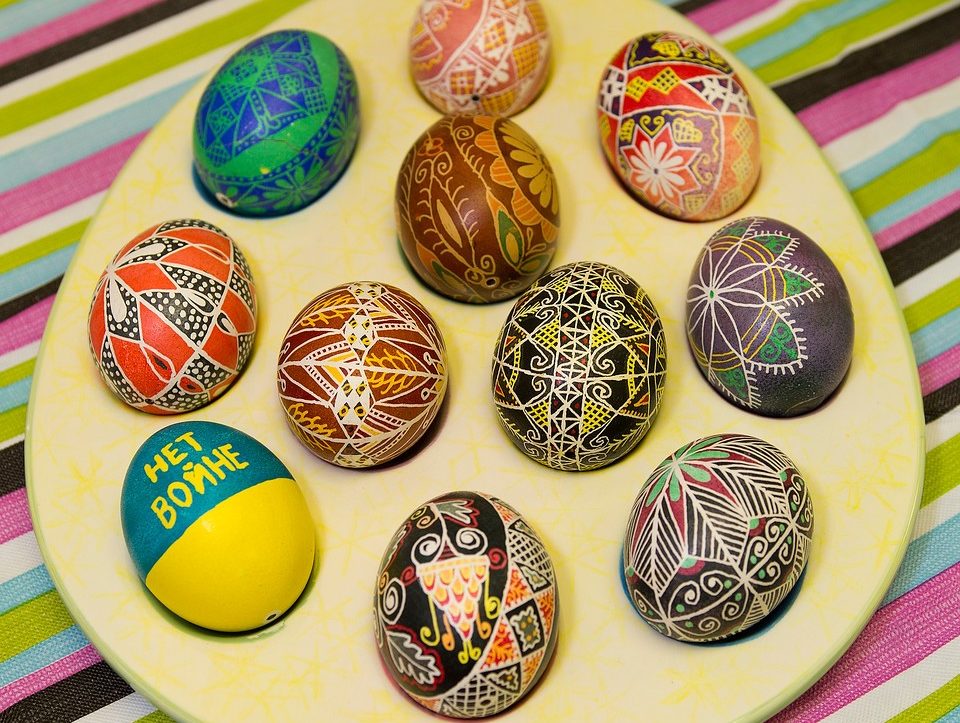 Read more about the article Assistant Professor of Russian’s Ukrainian Easter Egg Event Supports Ukraine Relief