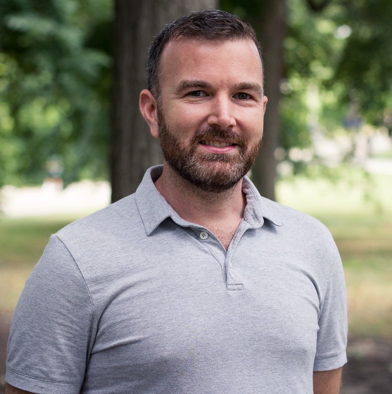 Read more about the article Dylan Burton explores how language learners’ non-verbal behaviors during speaking tests might influence the scores the evaluators assign them