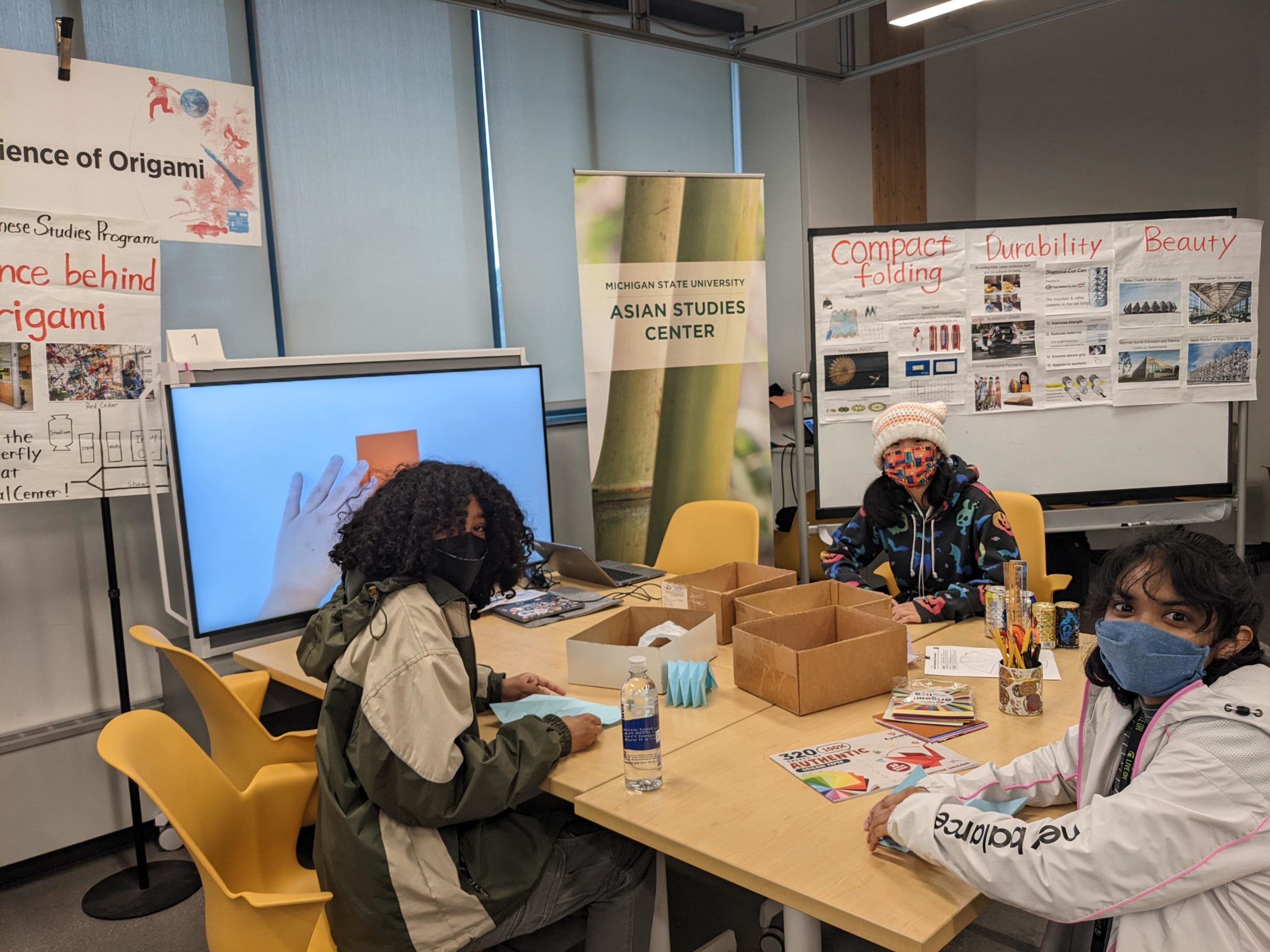 Read more about the article Japanese Students Teach Origami at the Science Festival